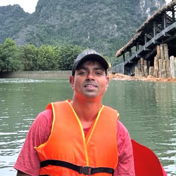 Rakesh Kumar, designer of SignalSays